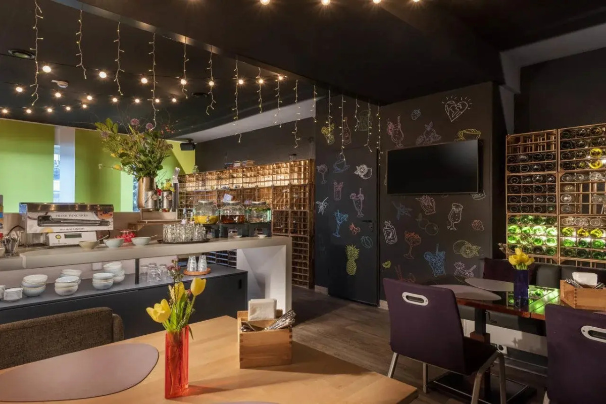 greet Berlin Alexanderplatz