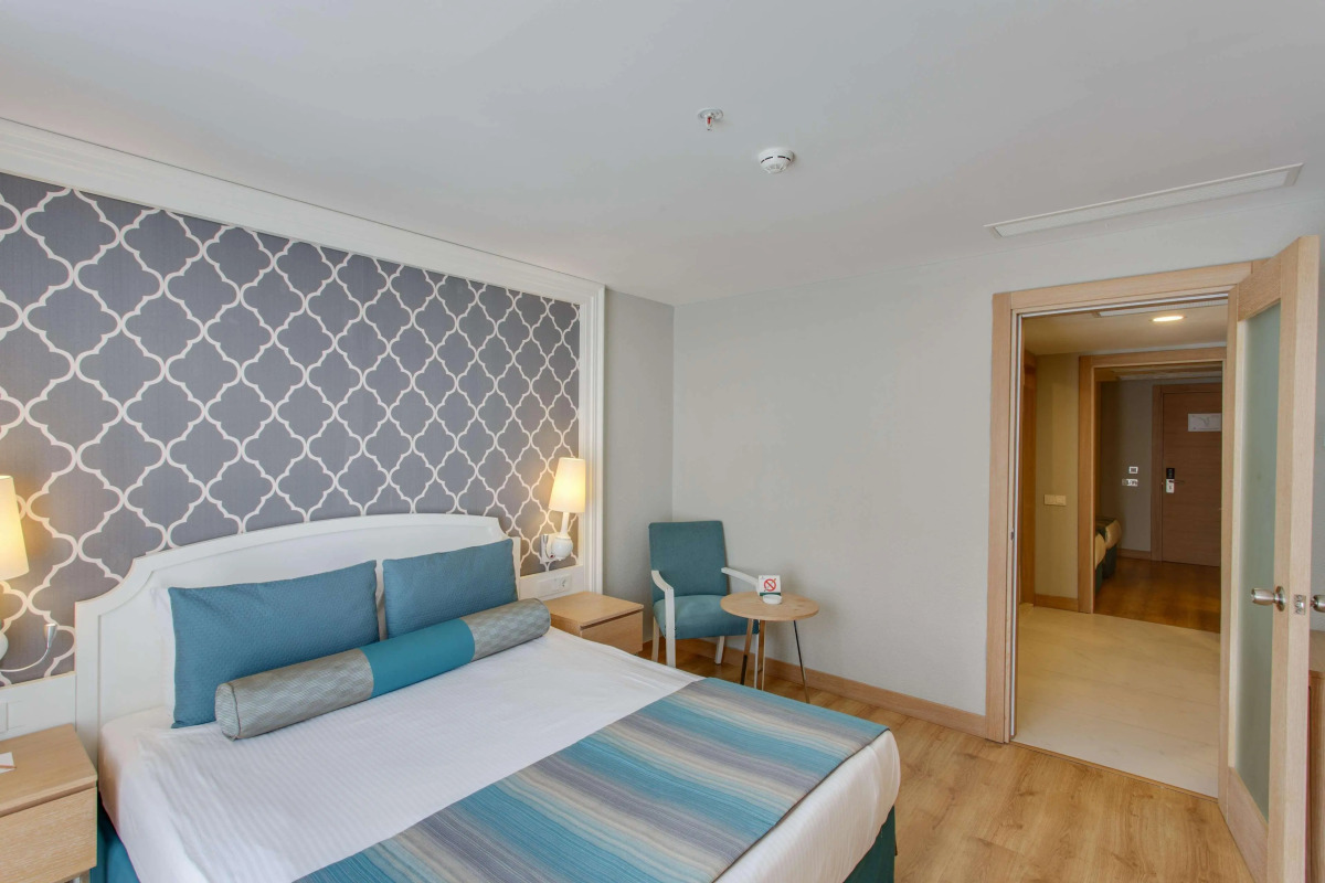 Sherwood Exclusive Lara