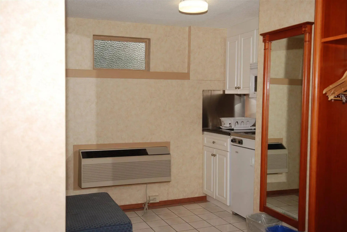 North Vancouver Hotel