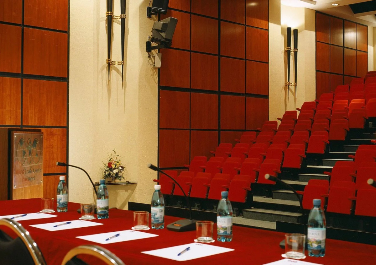 Отель Pullman Bucharest World Trade Center