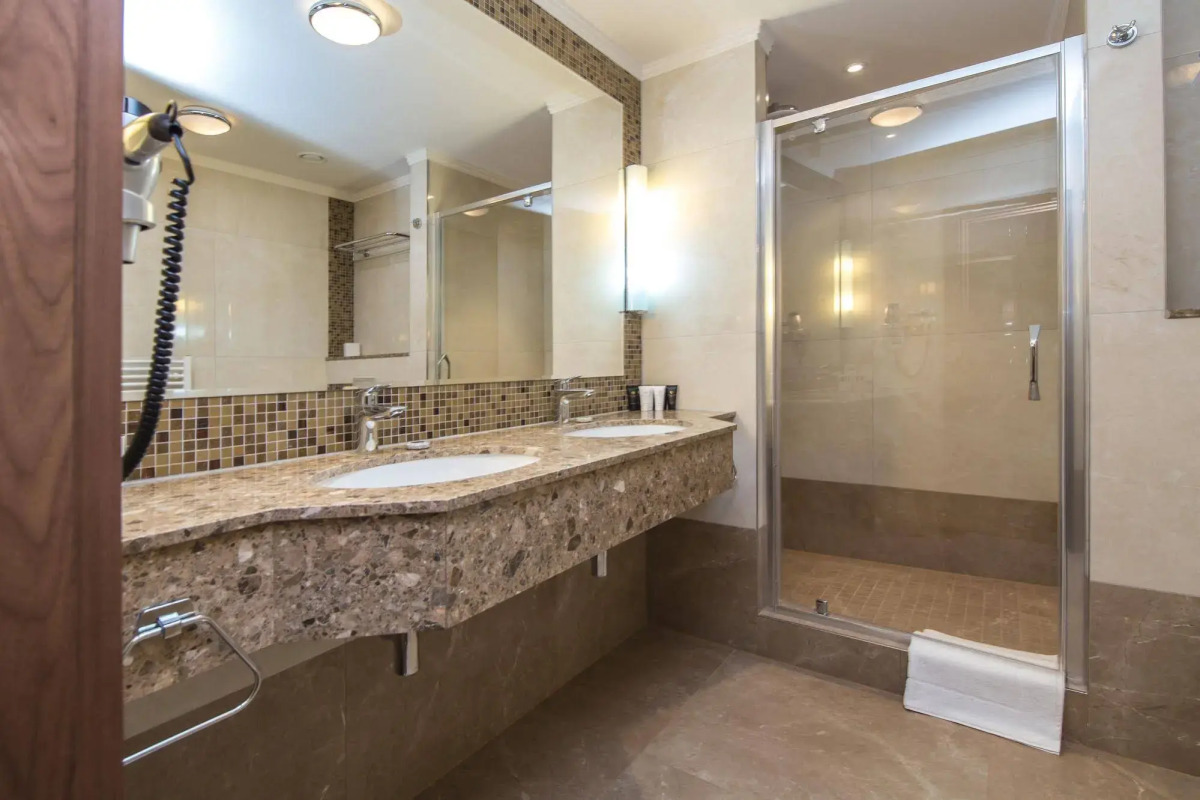 Merchant's Crown Suites and Spa