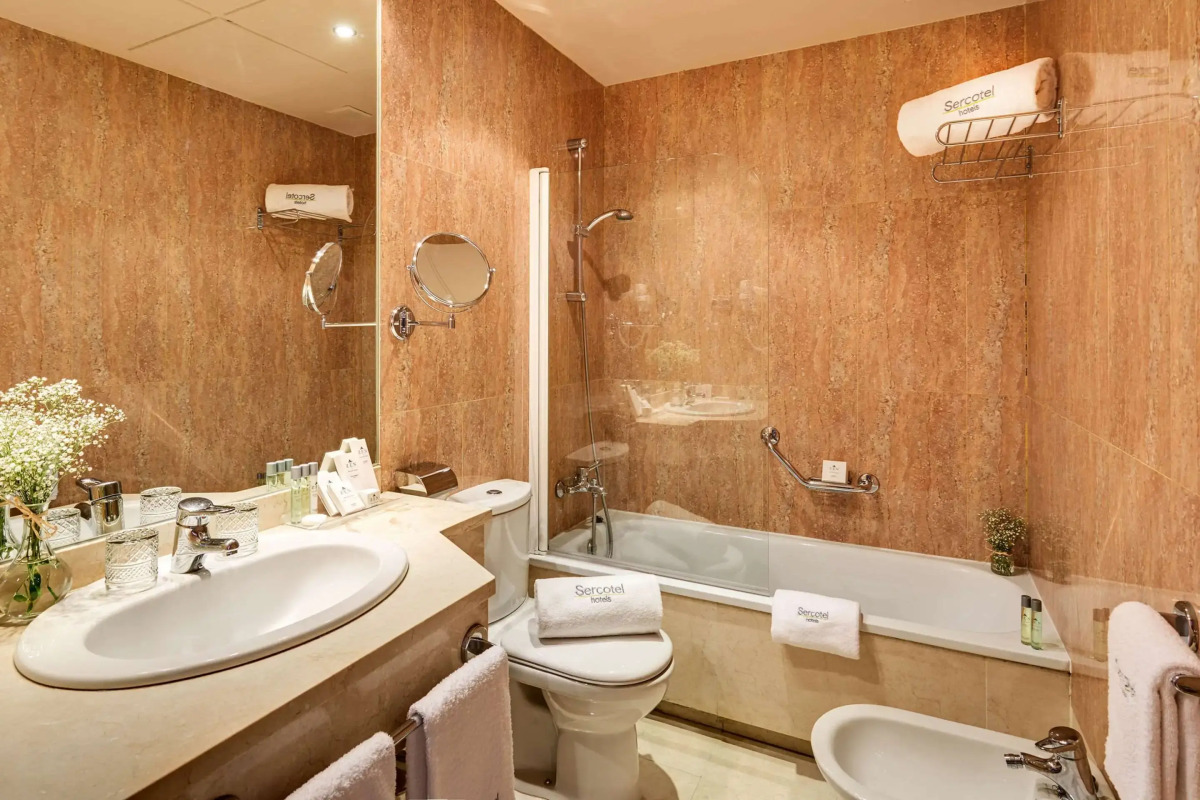 Отель Sercotel Alcalá 611