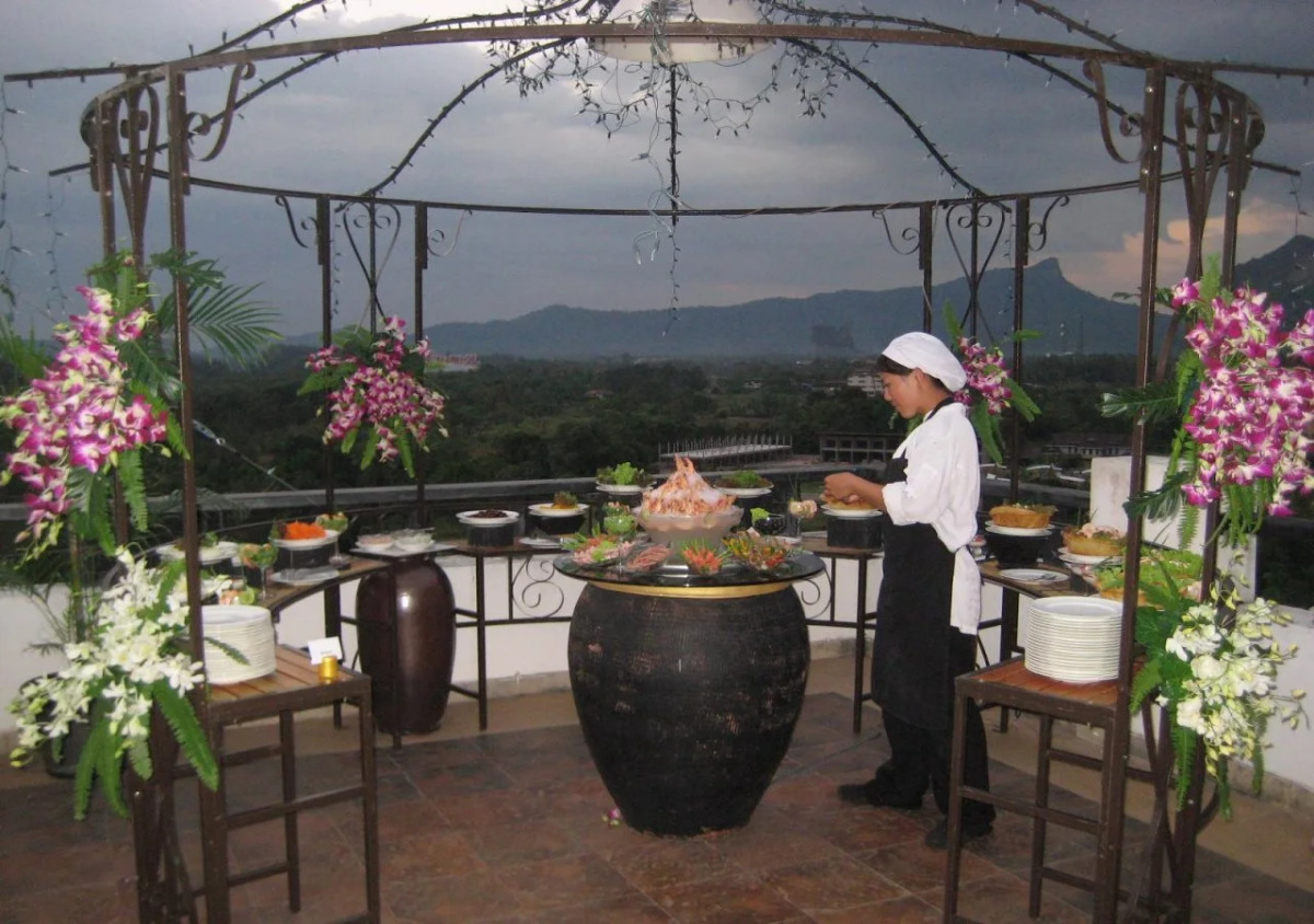 Pavilion Queen's Bay