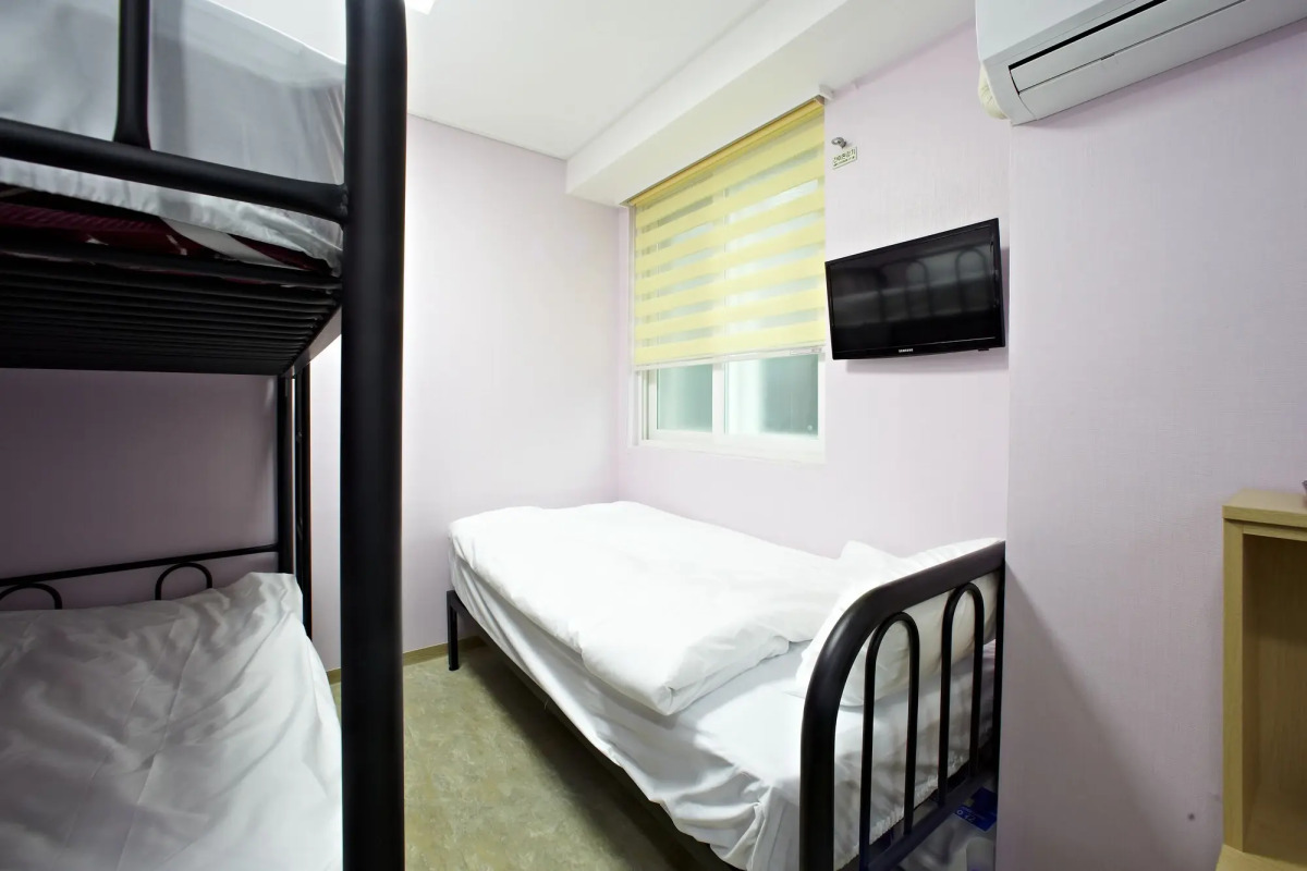 Rainbow Hotel Myeongdong