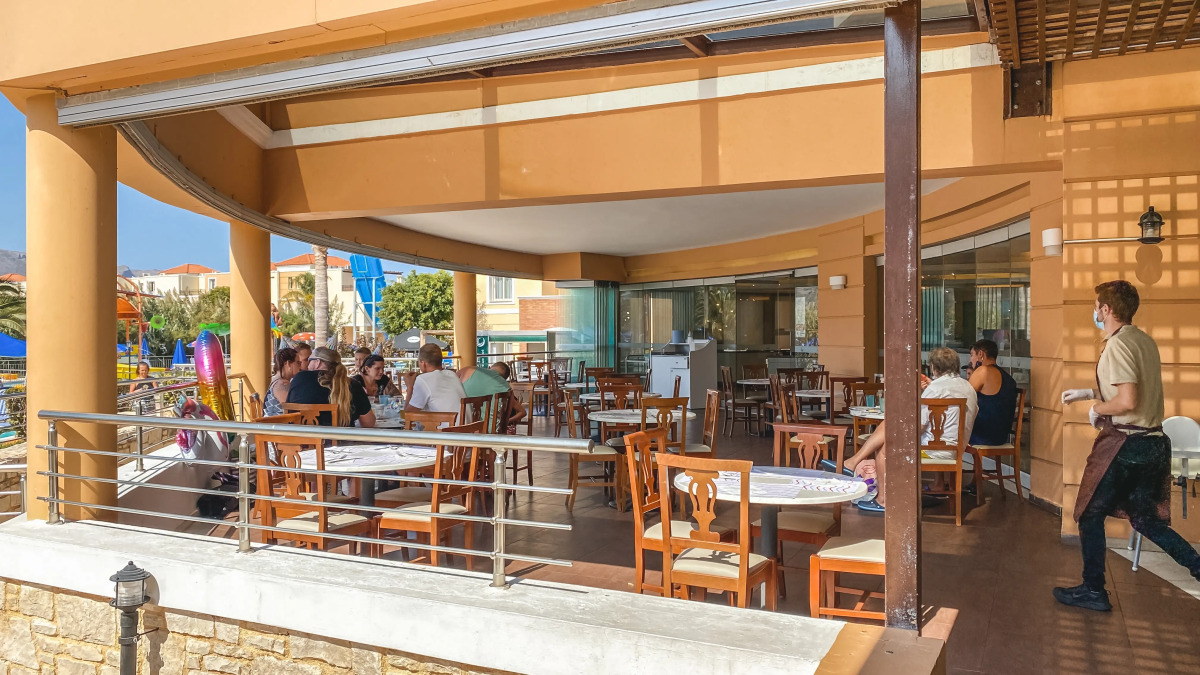 Отель Chrispy Waterpark Resort