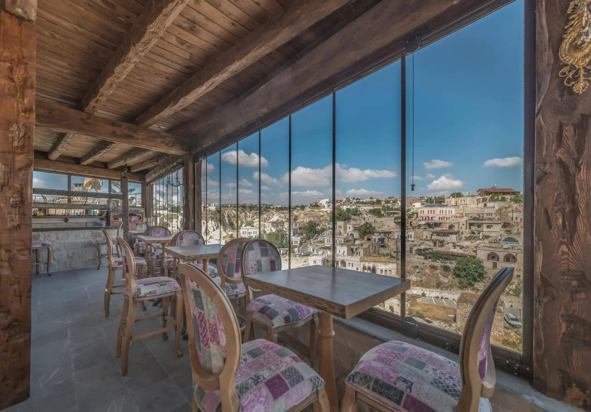 Elika Cave Suites & Spa