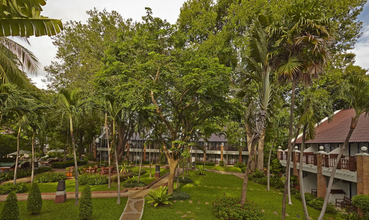 Woodlands Hotel & Resort