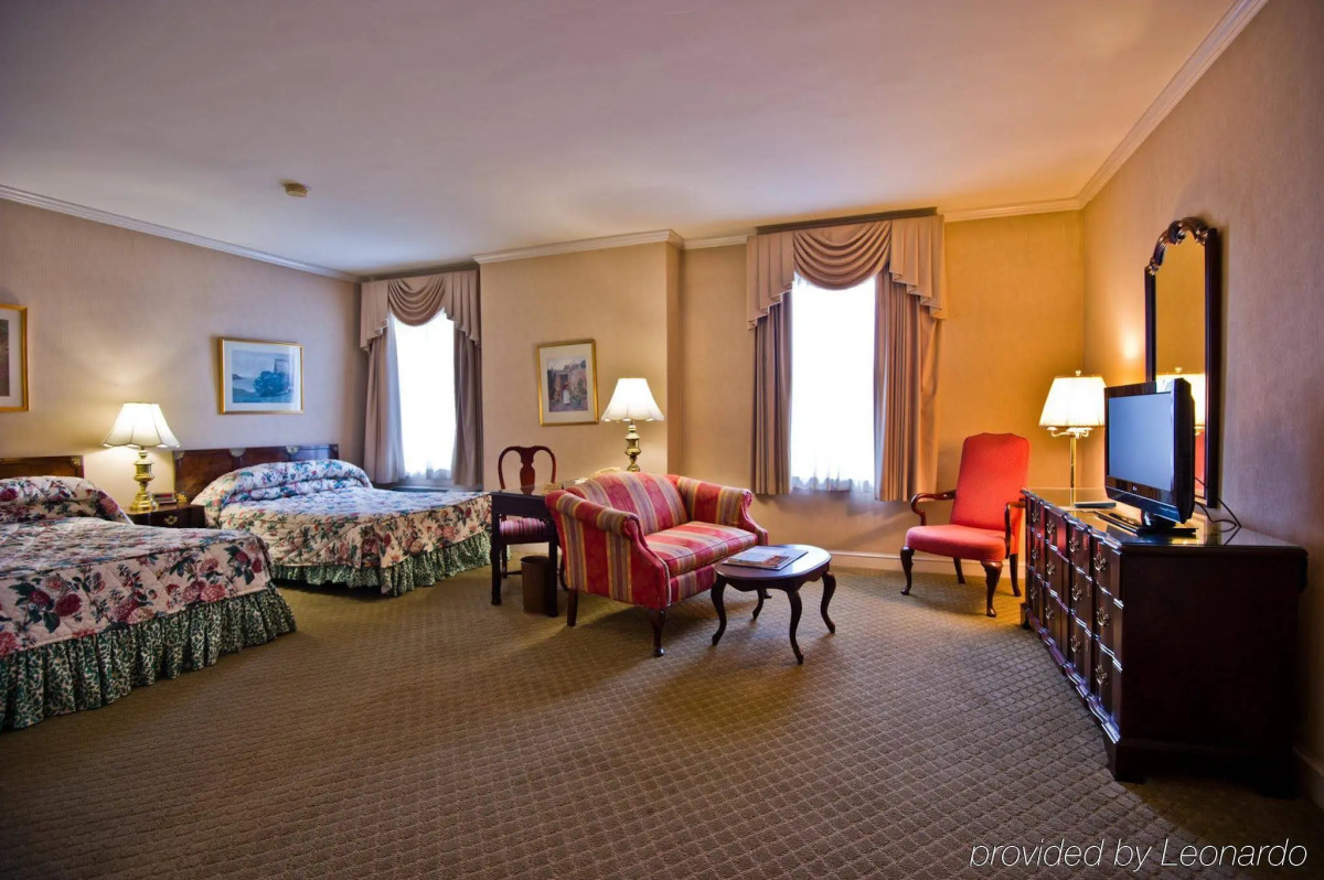 The Yorktowne Hotel, Tapestry Collection by Hilton