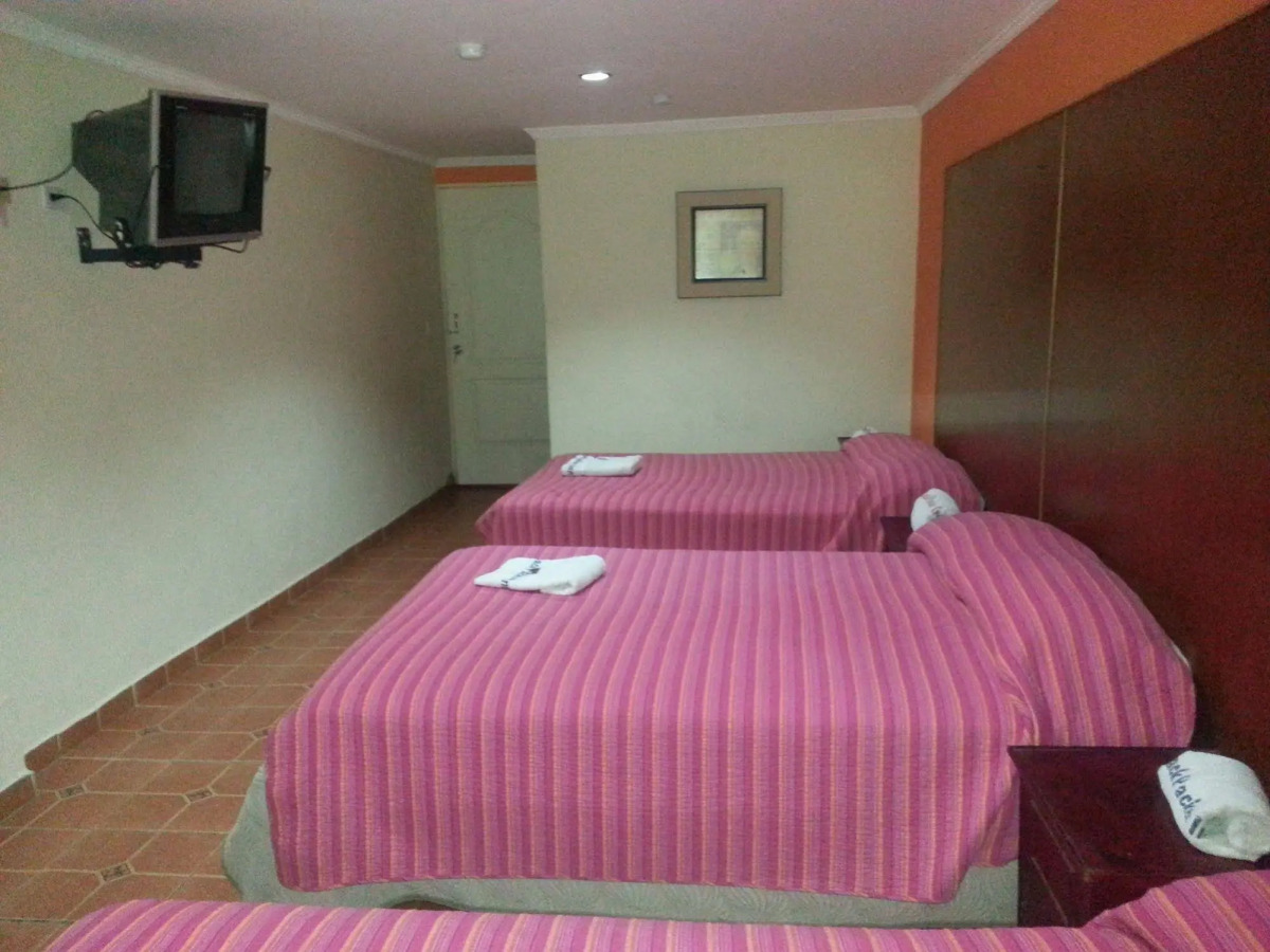 Express Inn Panama International Airport Hostel