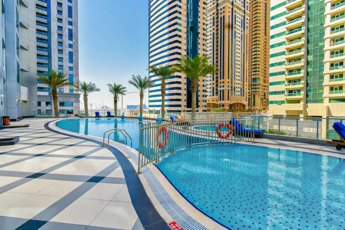 HiGuests - The Marina Torch