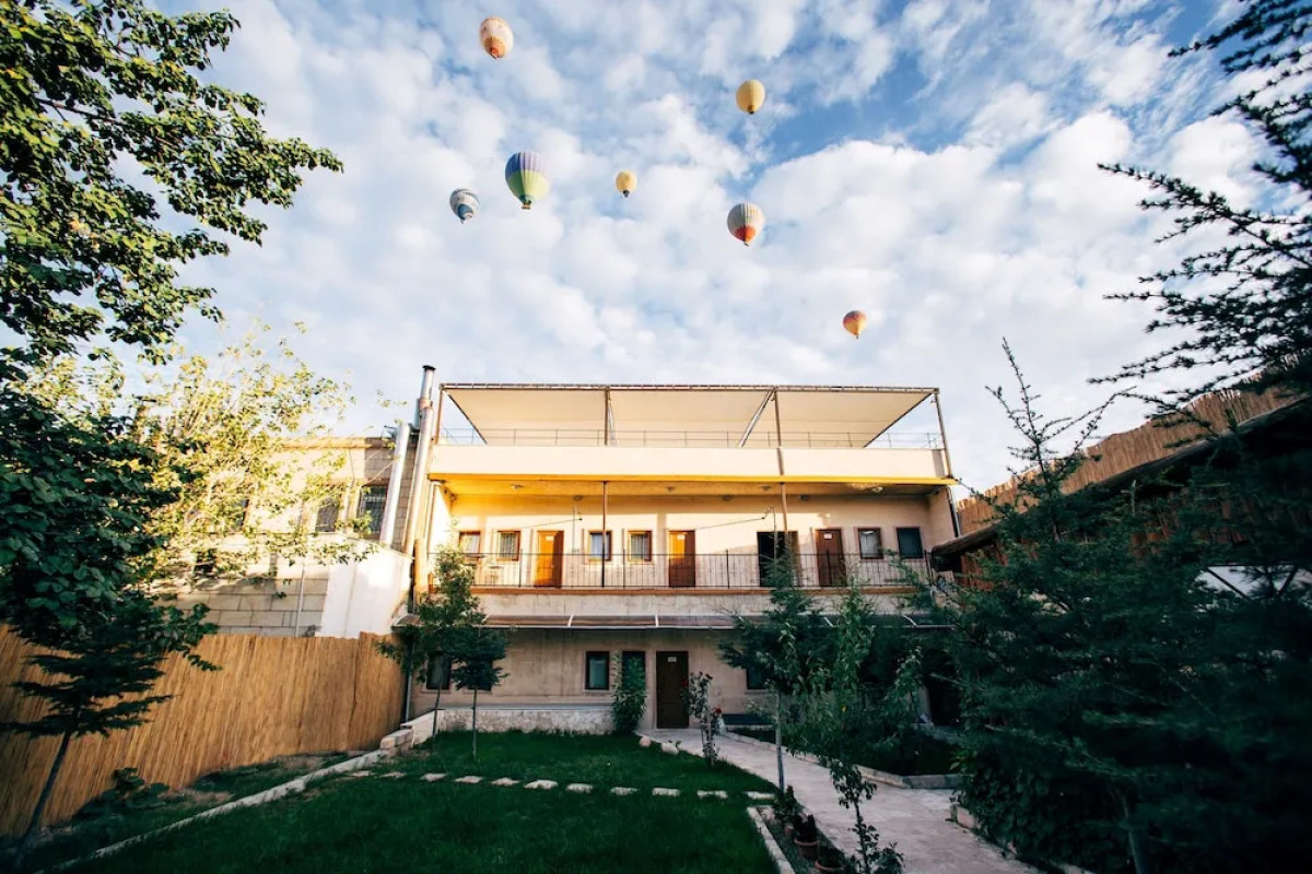 Azalea Terrace Cave Hotel