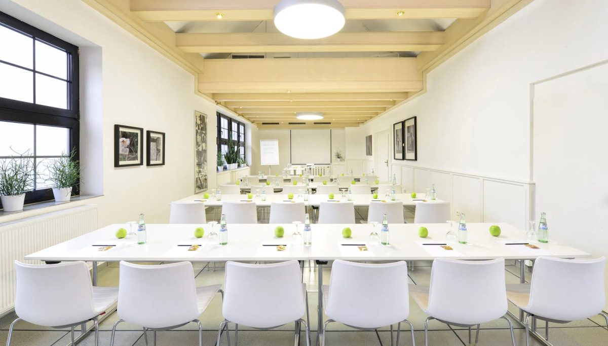 Airport Hotel by The New Yorker