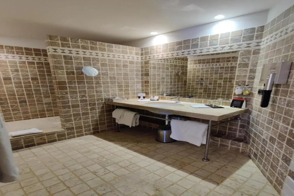 Hotel de Bourgtheroulde, Autograph Collection