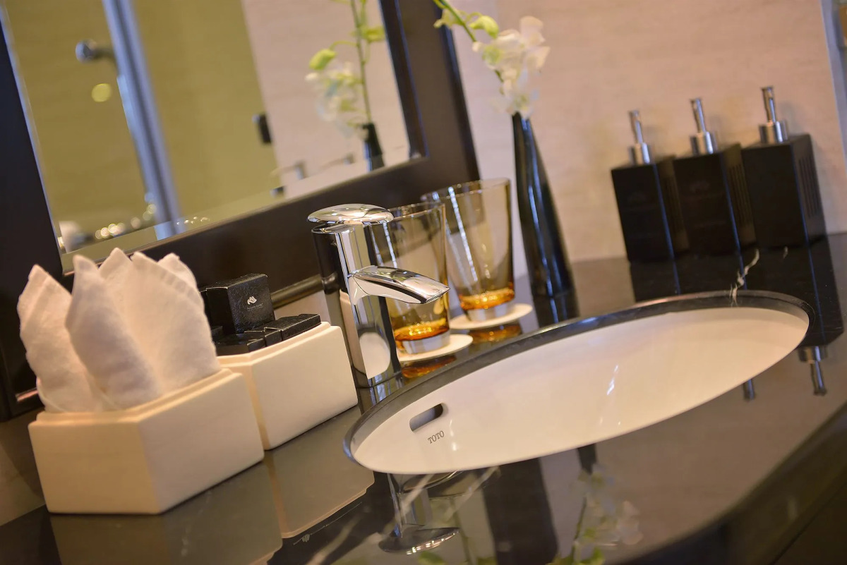 Paradise Suites Hotel