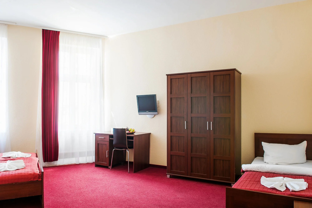 Mikon Eastgate Hotel