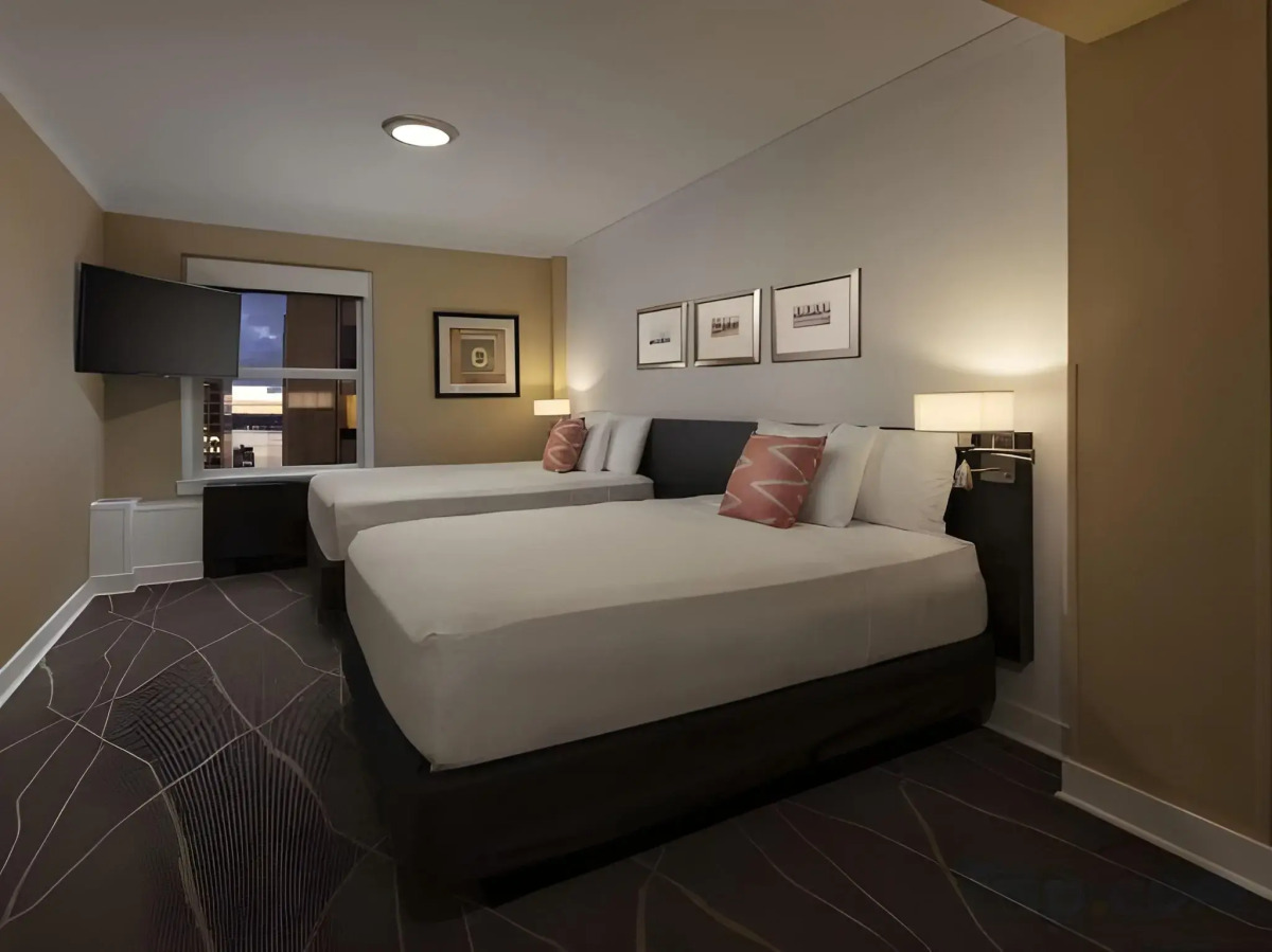 Executive Hotel Pacific