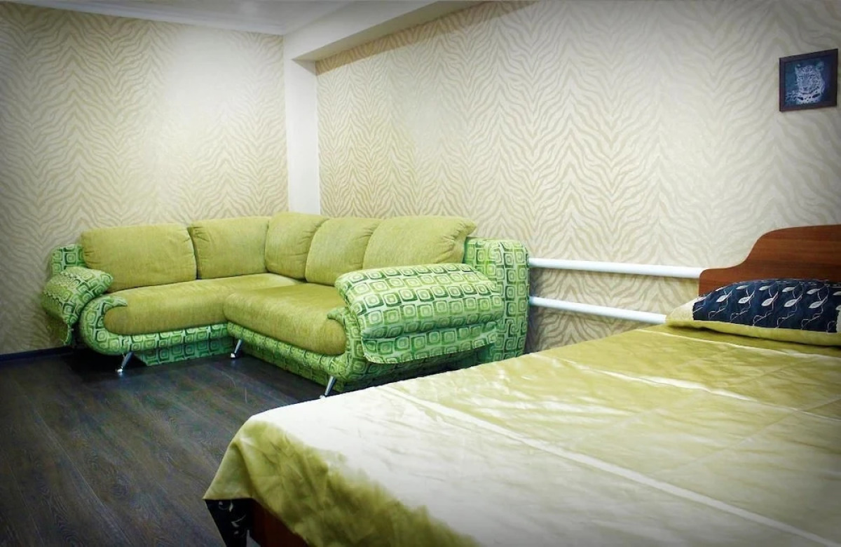 Dobrye Sutki Apartment on Merlina 20