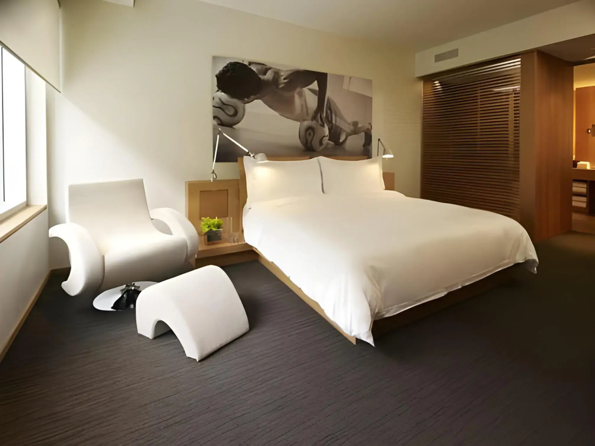 Le Germain Hotel Maple Leaf Square