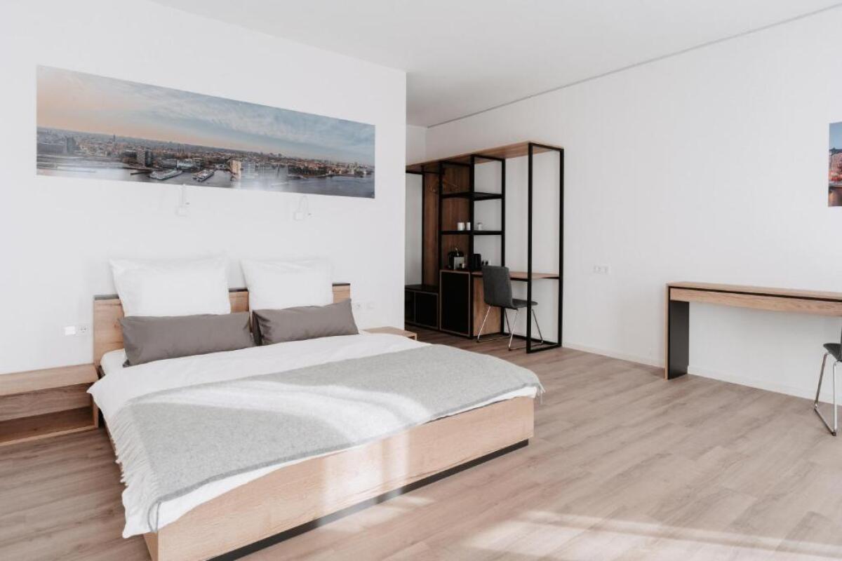 Step Inn The Fair Hotel