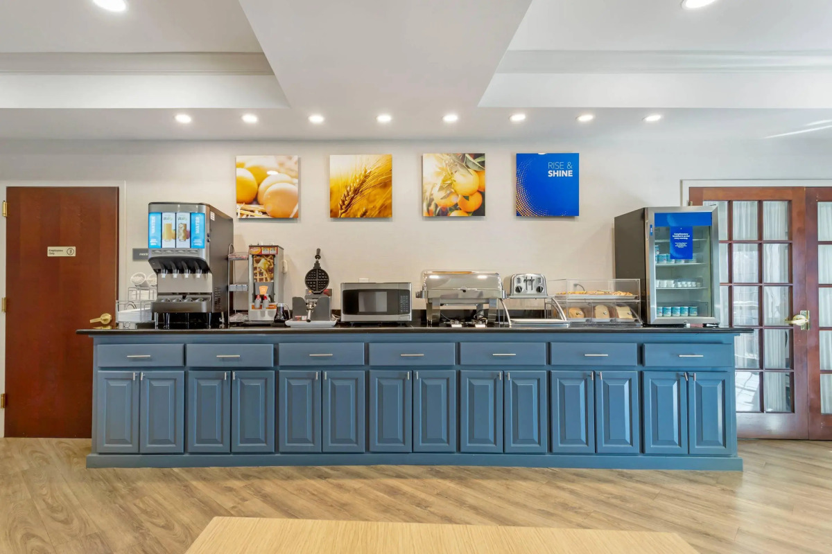 Comfort Suites East Brunswick - South River