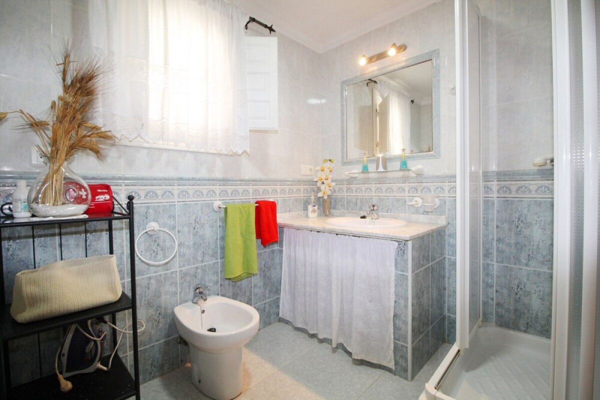 1090 Villa las Flores