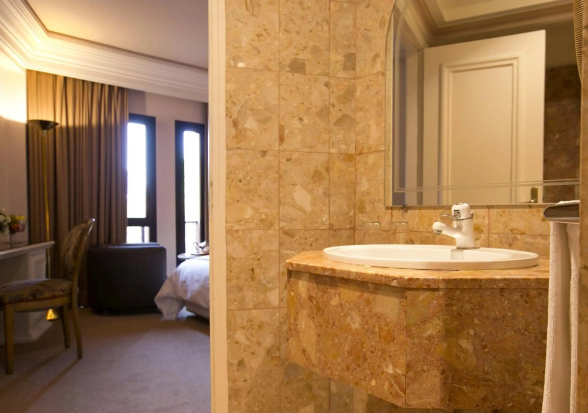 Travelodge Phuket Town