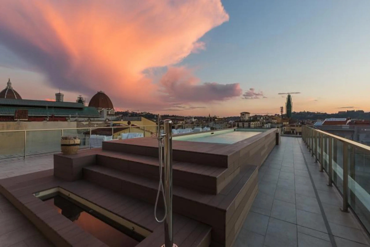 Glance Hotel In Florence