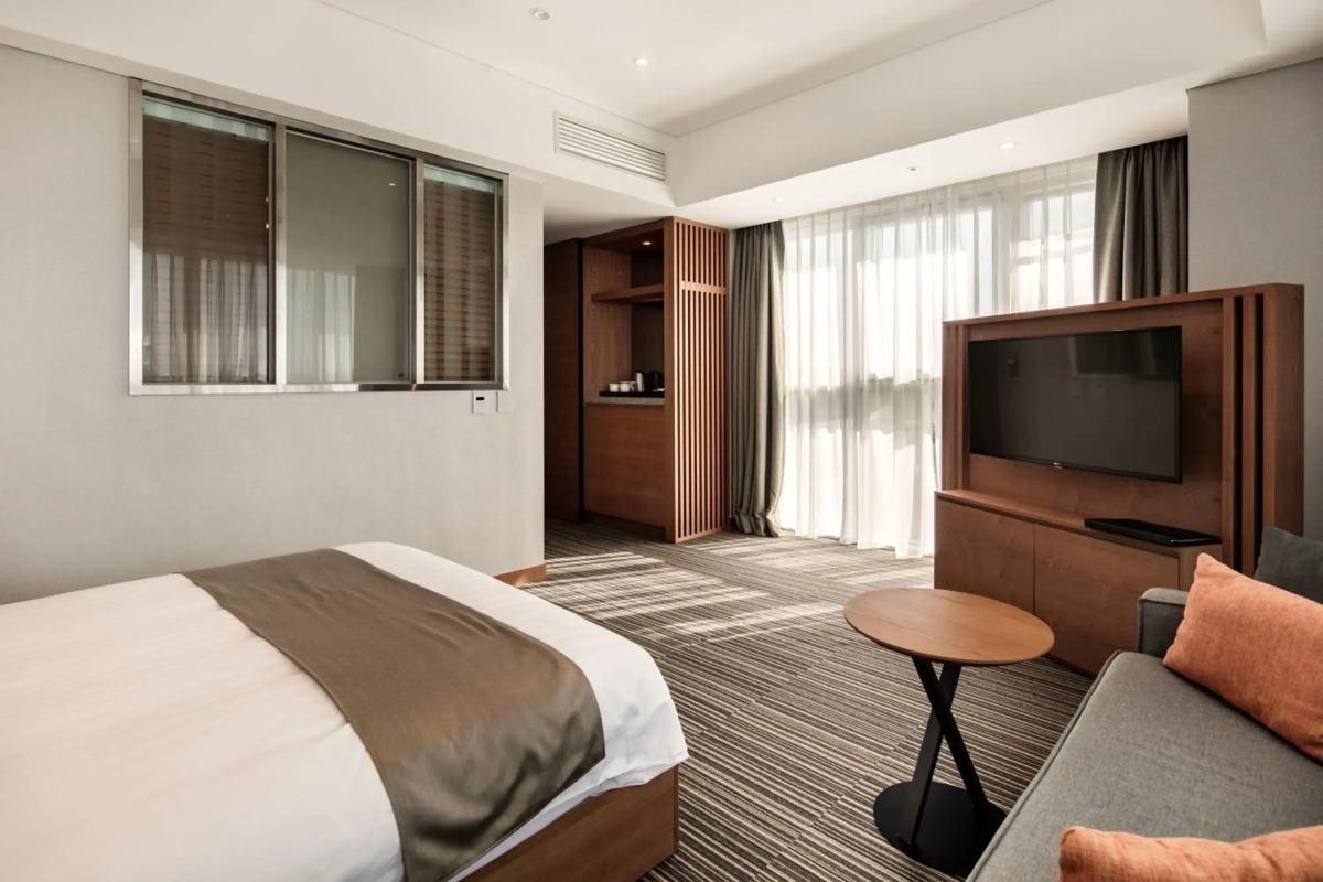 Golden Tulip Incheon Airport Hotel & Suites