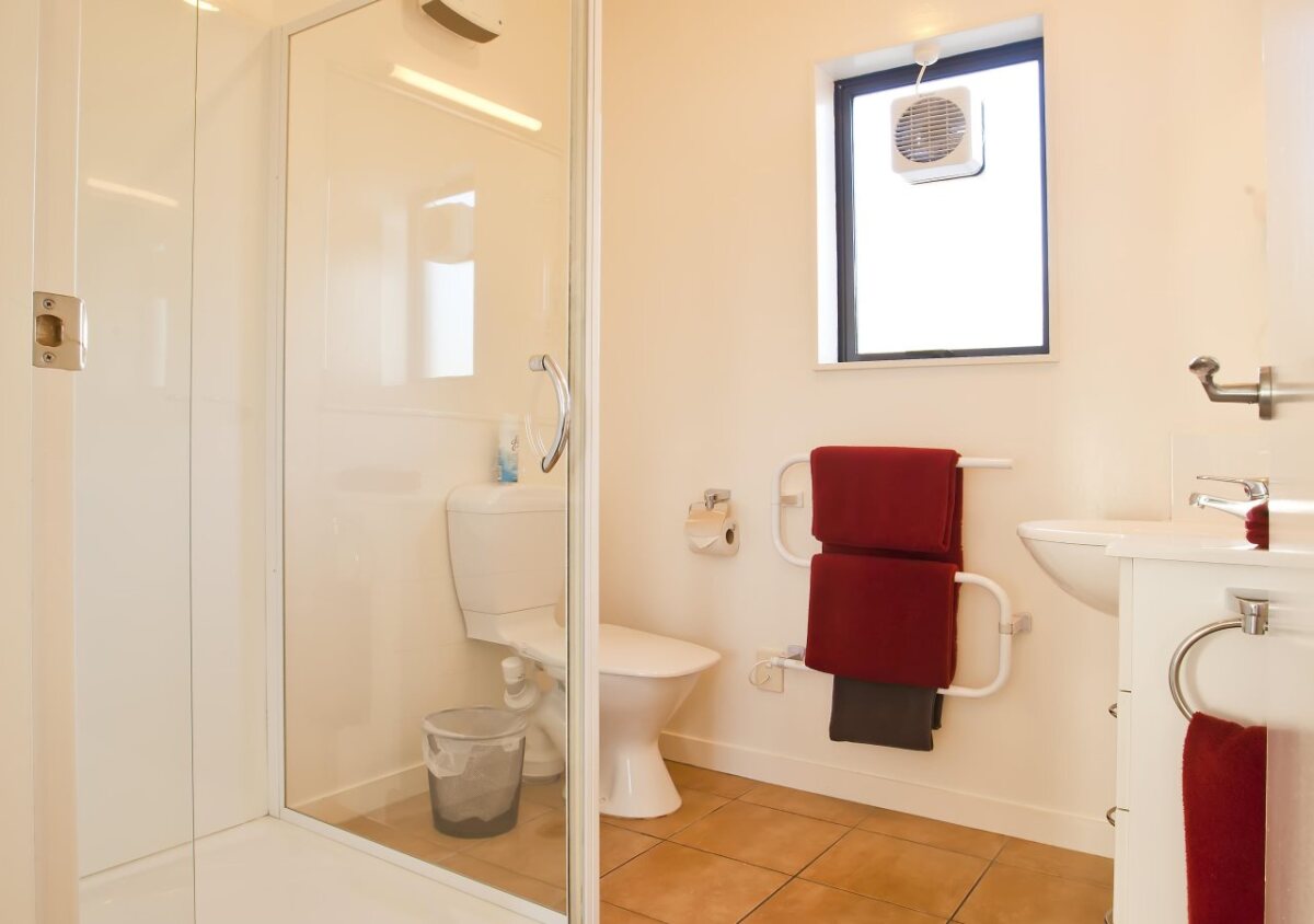 298 Westside Motor Lodge