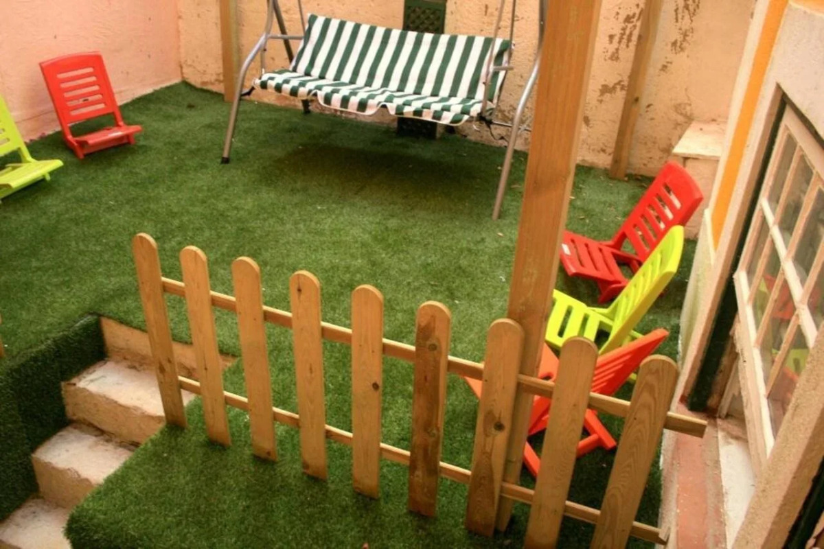 Locals Hostel & Suites