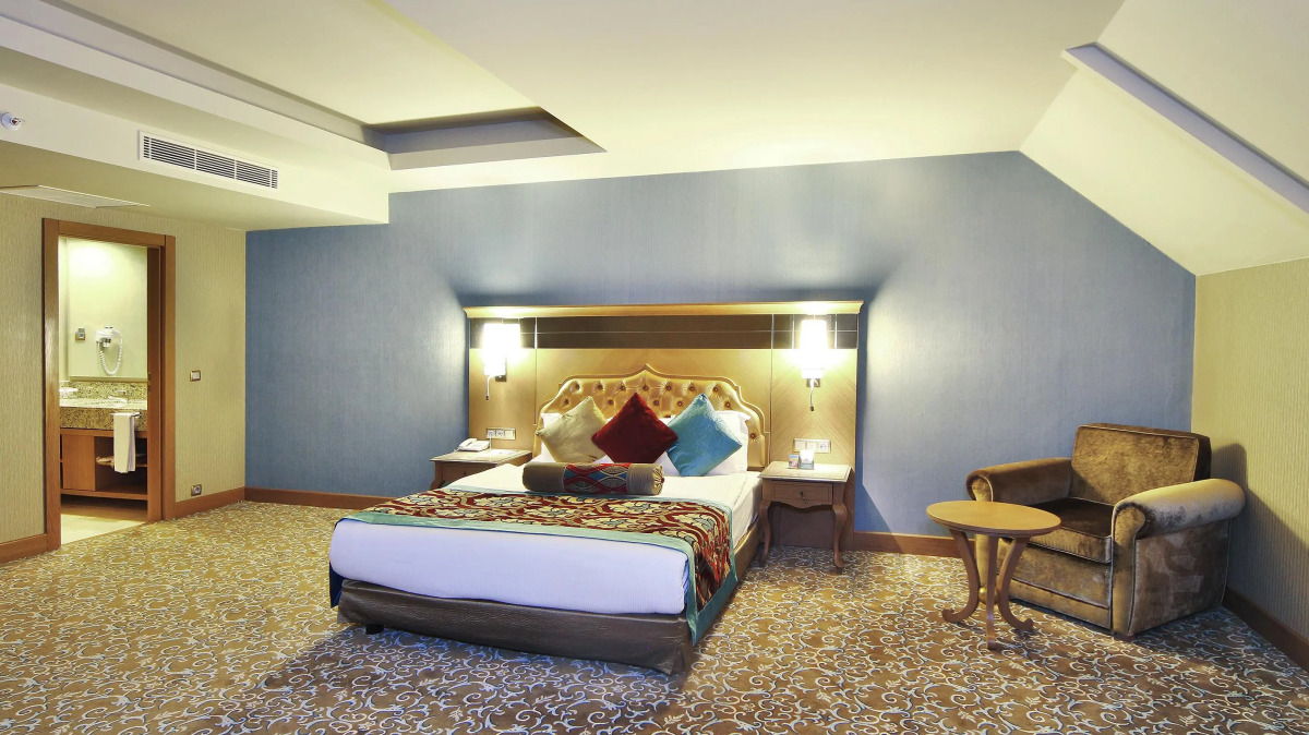 Royal Holiday Palace