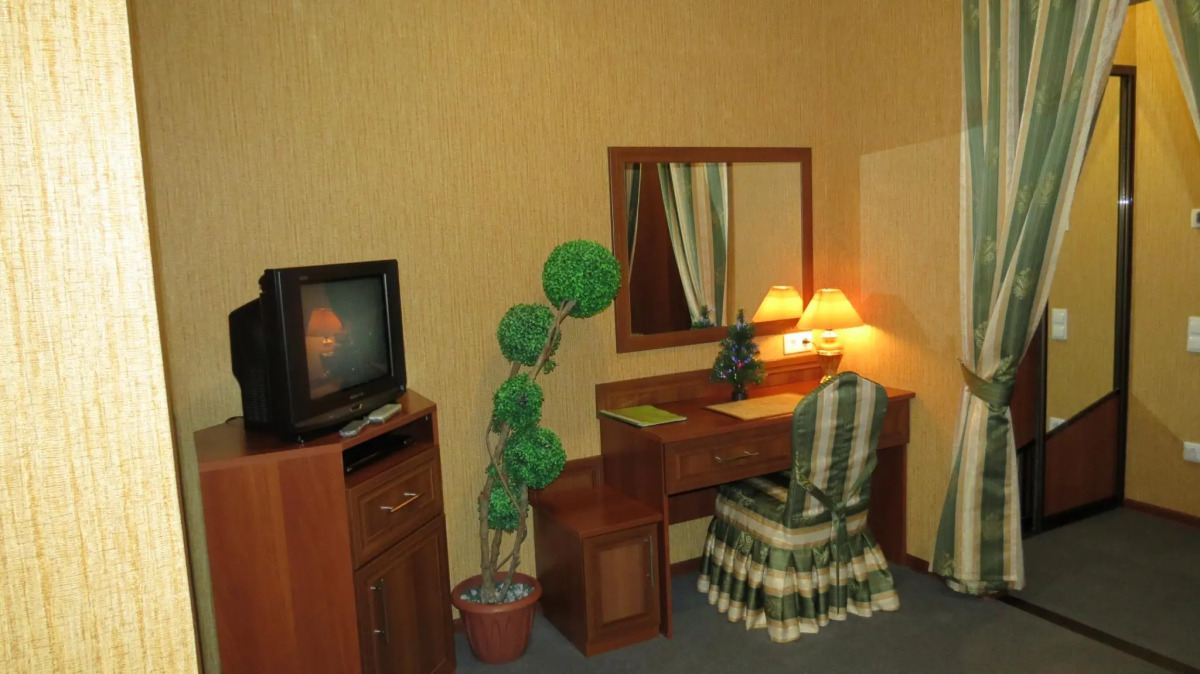 Отель Эсмеральд