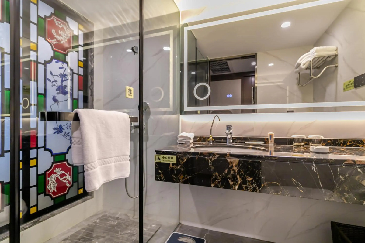 Guangdong Victory Hotel - Free shuttle bus to exhibition center during Canton Fair