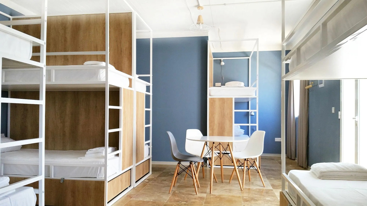 Follow the Sun Boutique Hostel - Pool, Breakfast & Sea Views