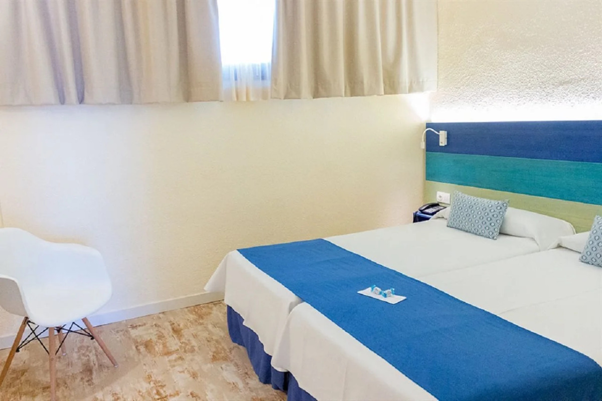 Отель HOVIMA La Pinta Beachfront Family