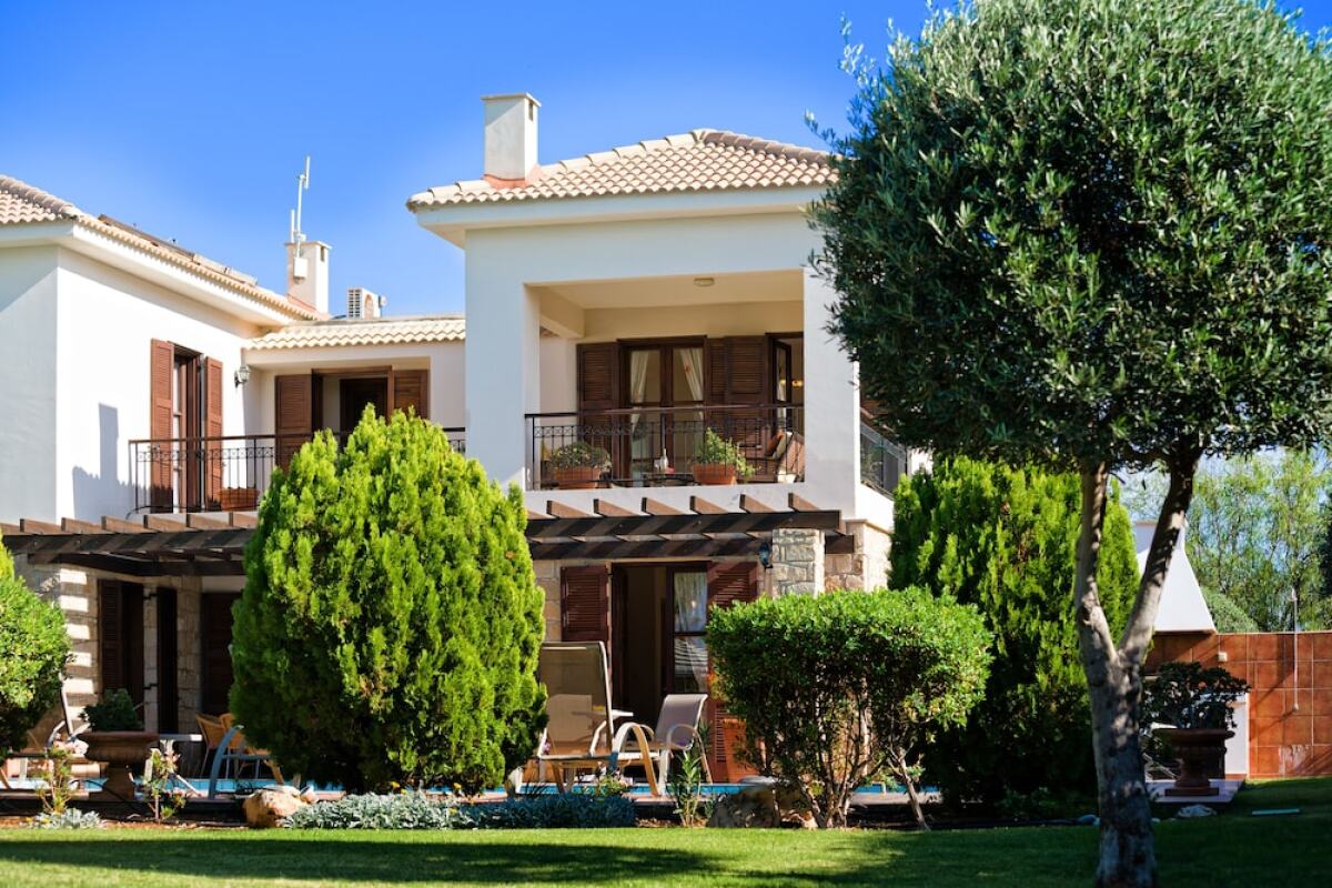 3 bedroom Villa Anarita 64 with private L-shaped pool, beautiful gardens, near resort village square
