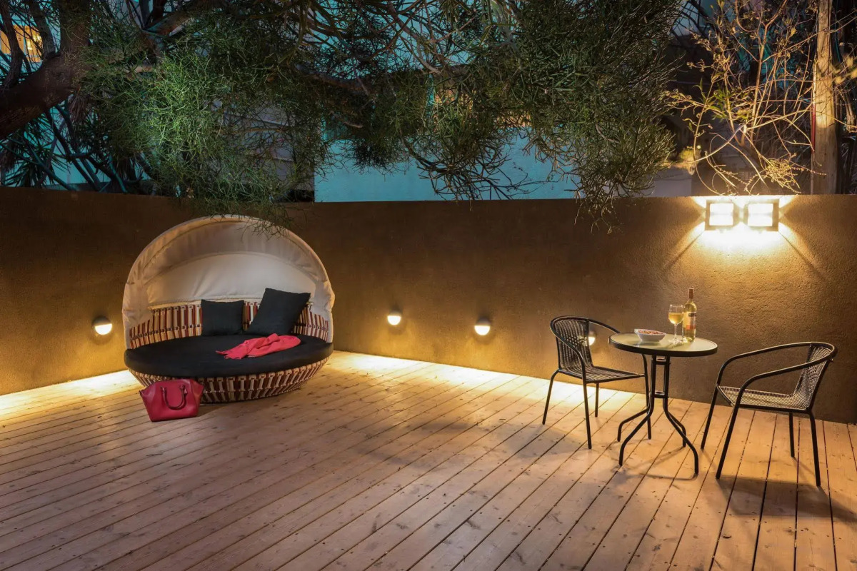 Sea Side by Zvieli Hotels