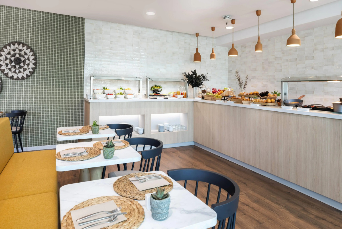 Отель Malaga Alameda Centro Affiliated by Meliá