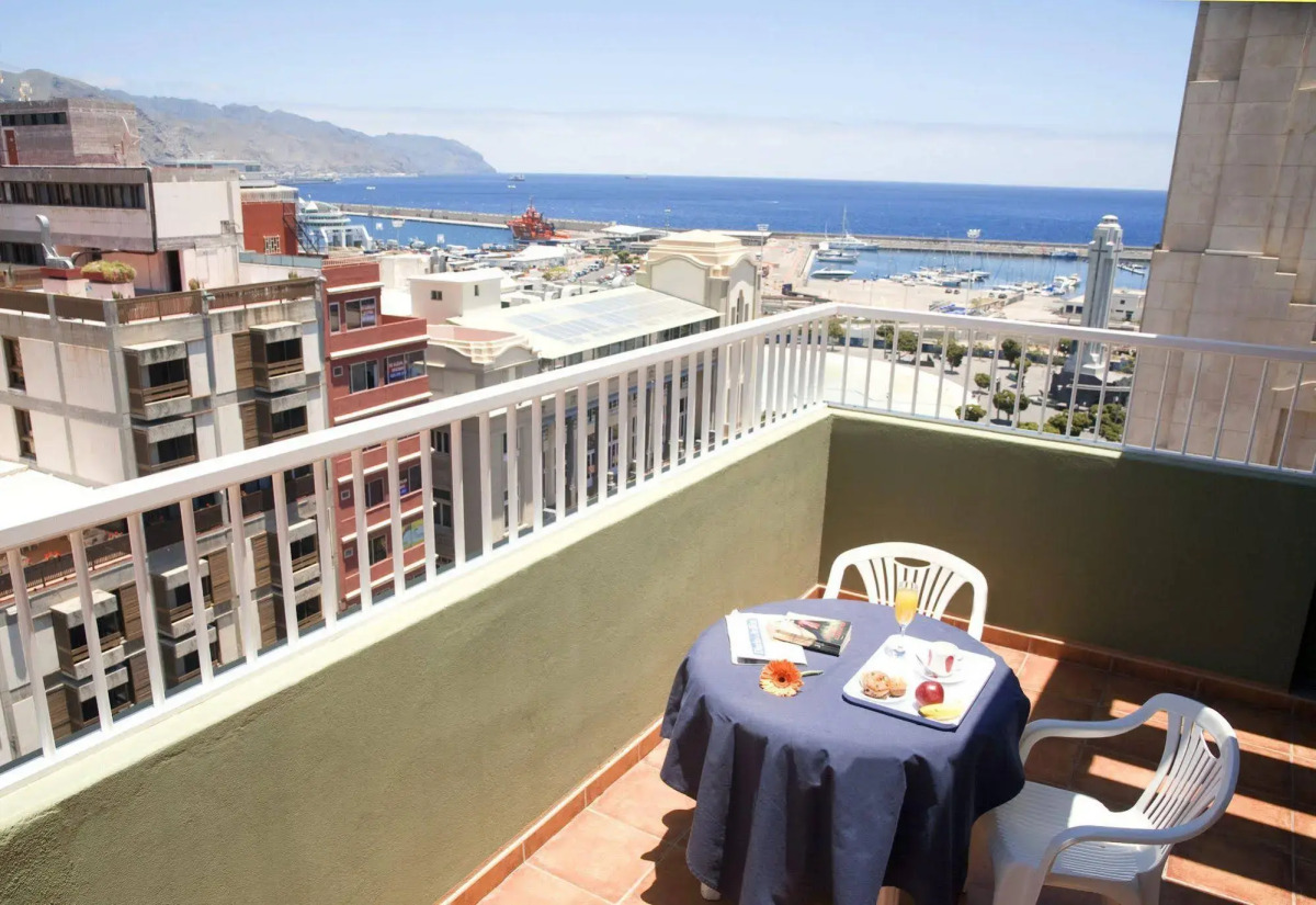 Hotel Adonis Capital