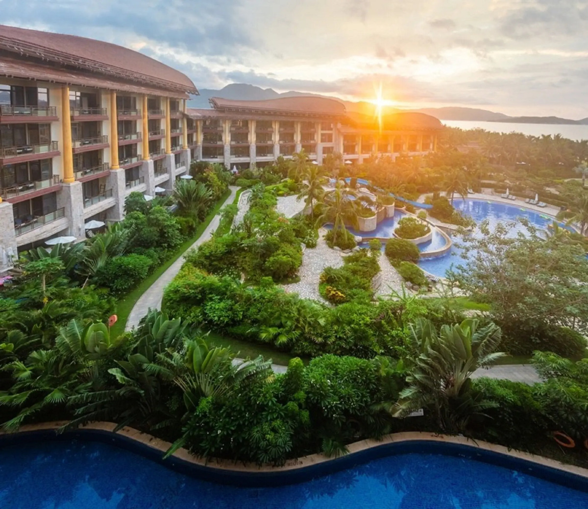 Курорт The St. Regis Sanya Yalong Bay