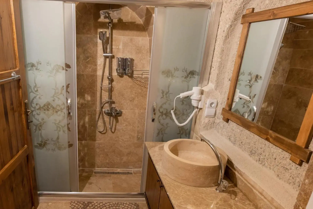 Grand Elite Cave Suites