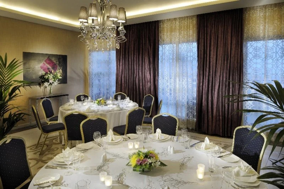 Отель Ramada by Wyndham Downtown Dubai