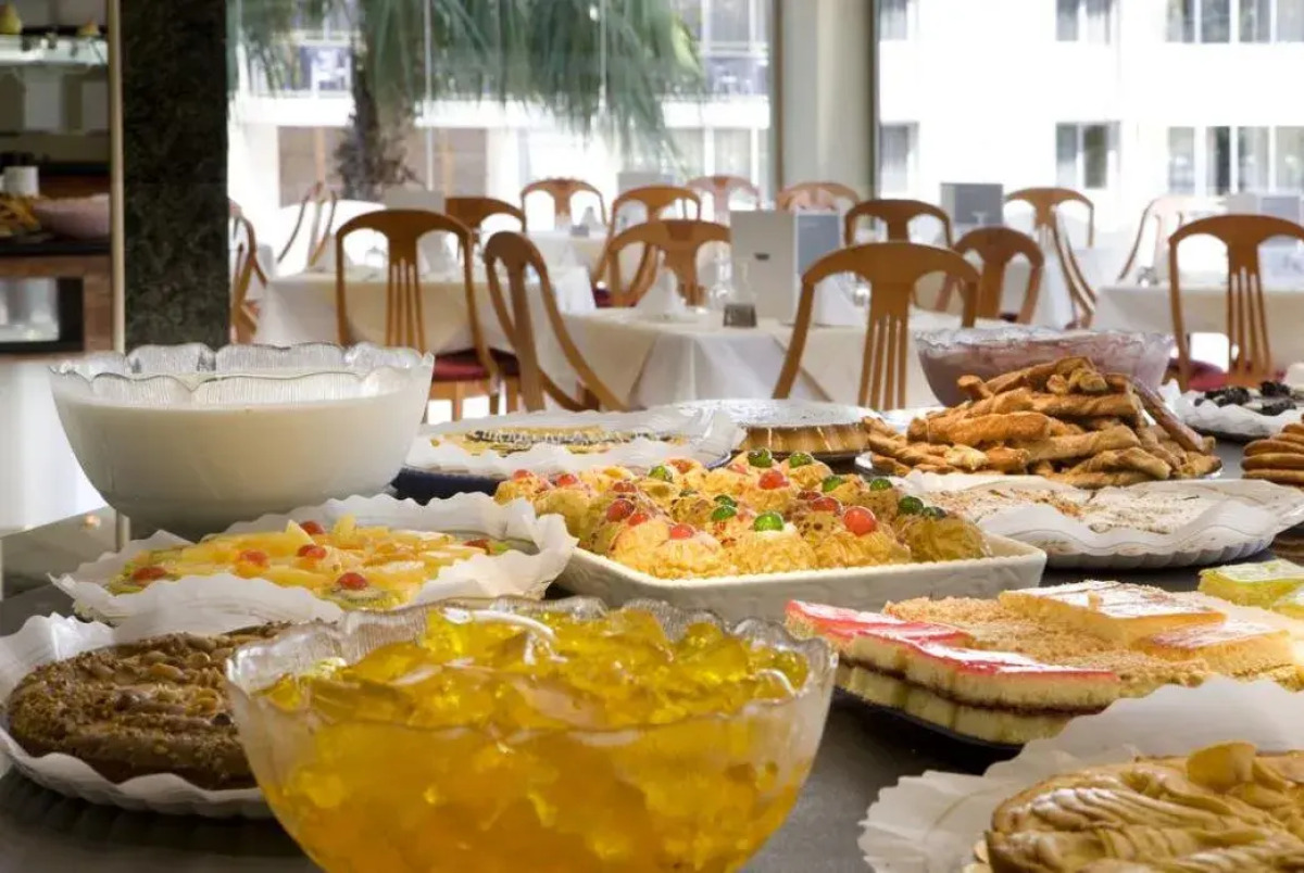 H10 Delfín - Adults Only