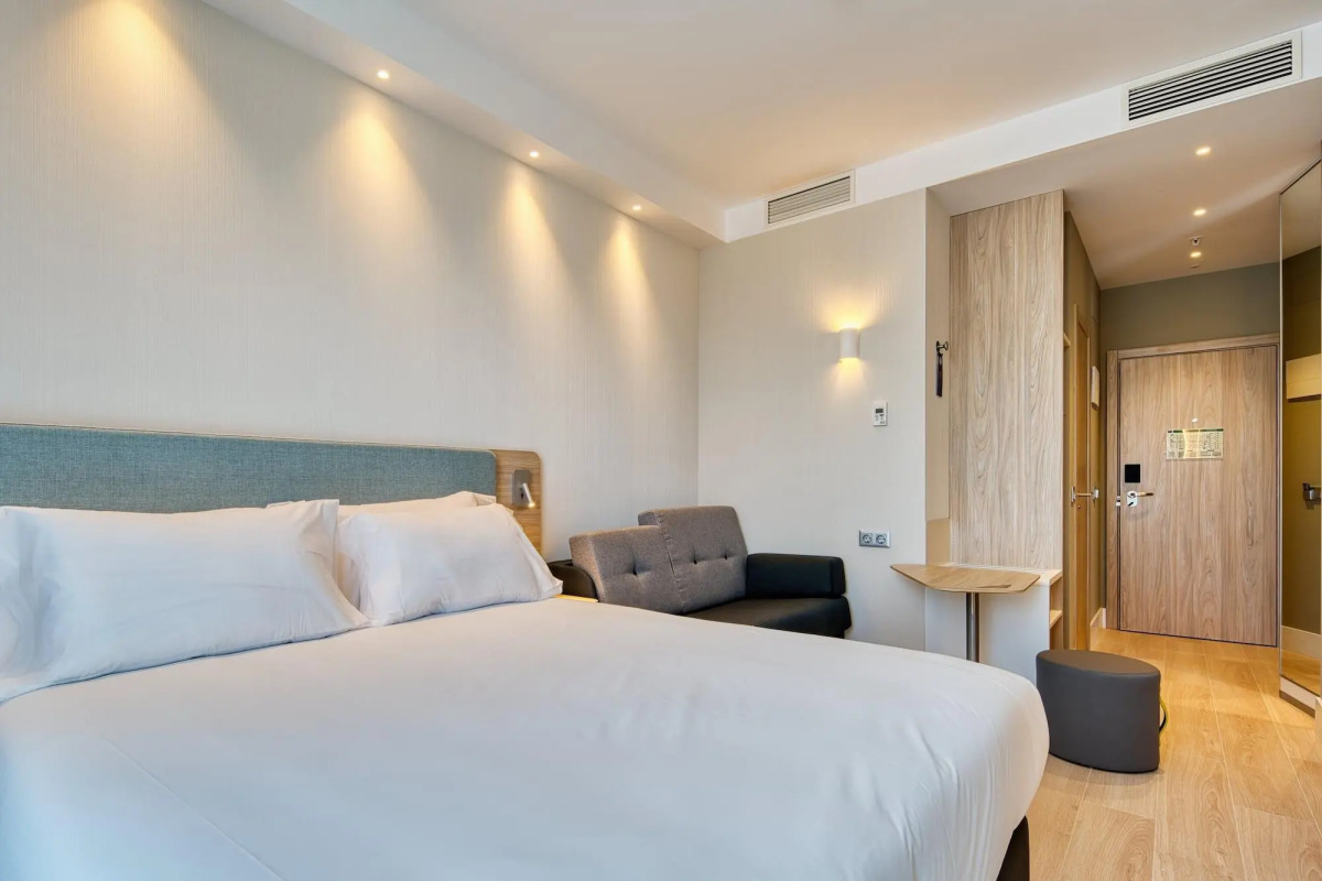 Holiday Inn Express Madrid Airport by IHG