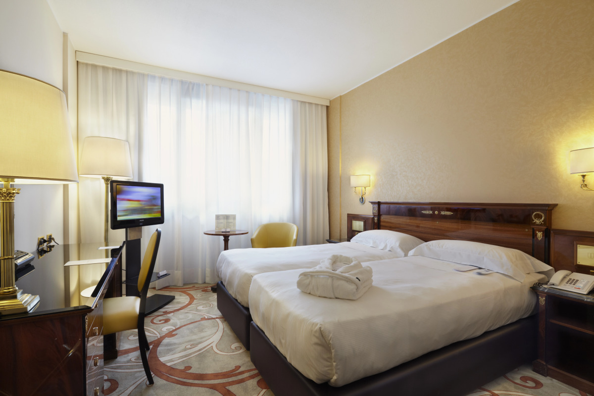 Отель UNAHOTELS Scandinavia Milano