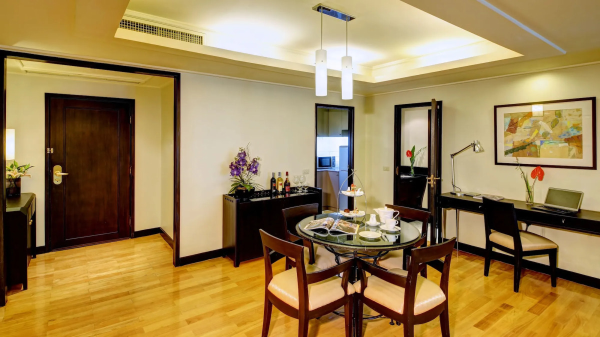 Radisson Hotel Chateau de Bangkok