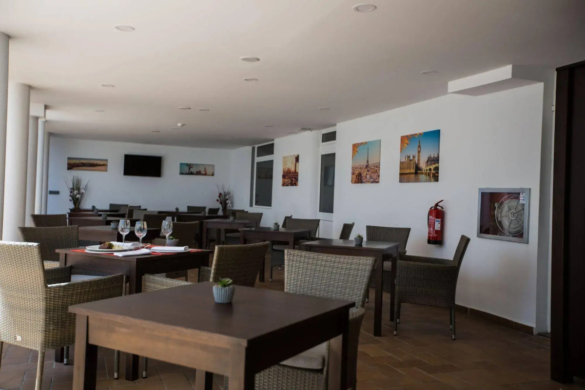 Santa Cruz Village Hotel