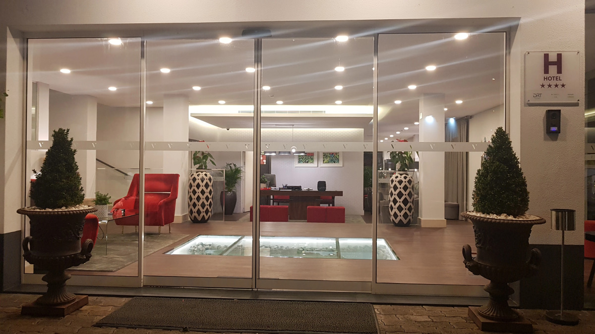 Santa Cruz Village Hotel