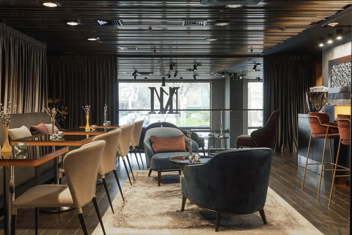 Дизайн-отель 11 Mirrors