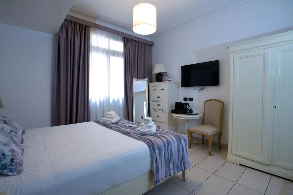 St. Peter' Six Rooms & Suites